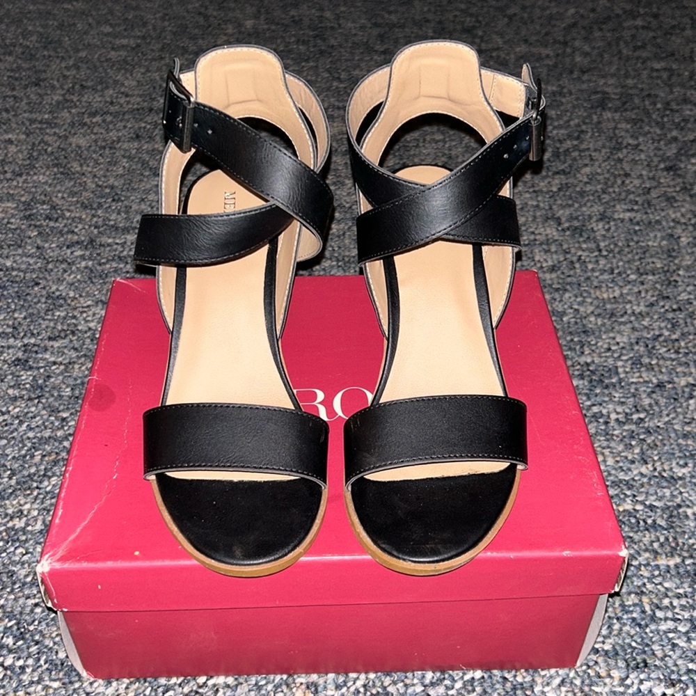 Black Merona heels, in excellent condition, only worn twice